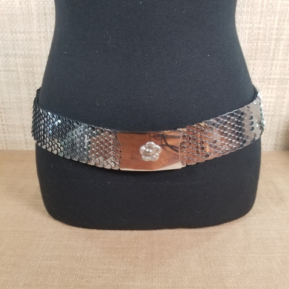 Vintage Metal Fish Scale Stretch Silver Belt - Picture 1 of 9